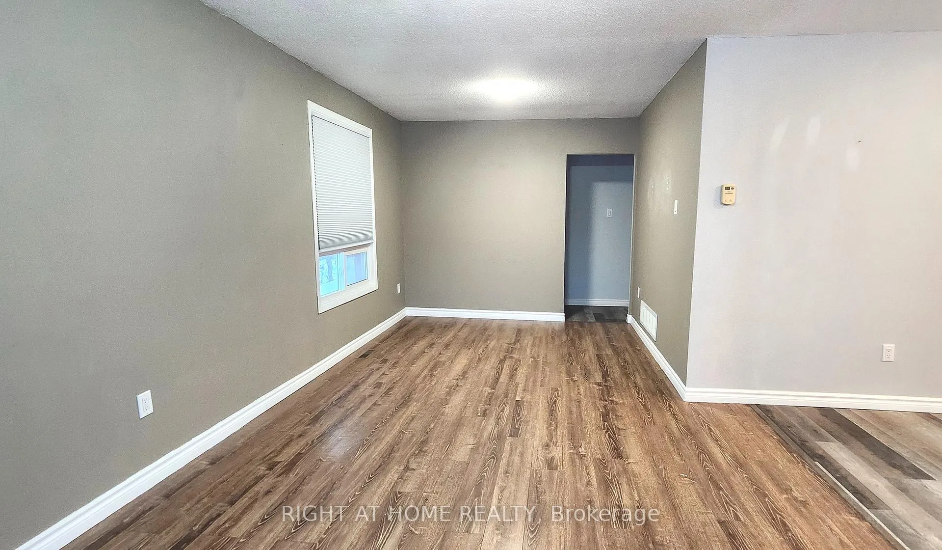 Photo 33 of 29 Fox Run, Barrie, Letitia Heights — HOMEH