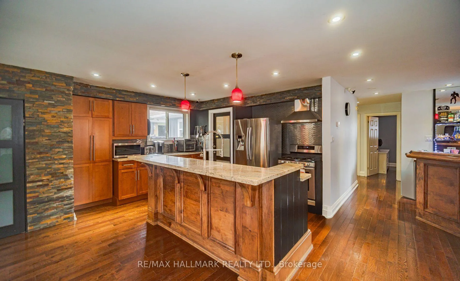 Photo 17 of 4 Devins Drive, Aurora, Aurora Heights — HOMEH
