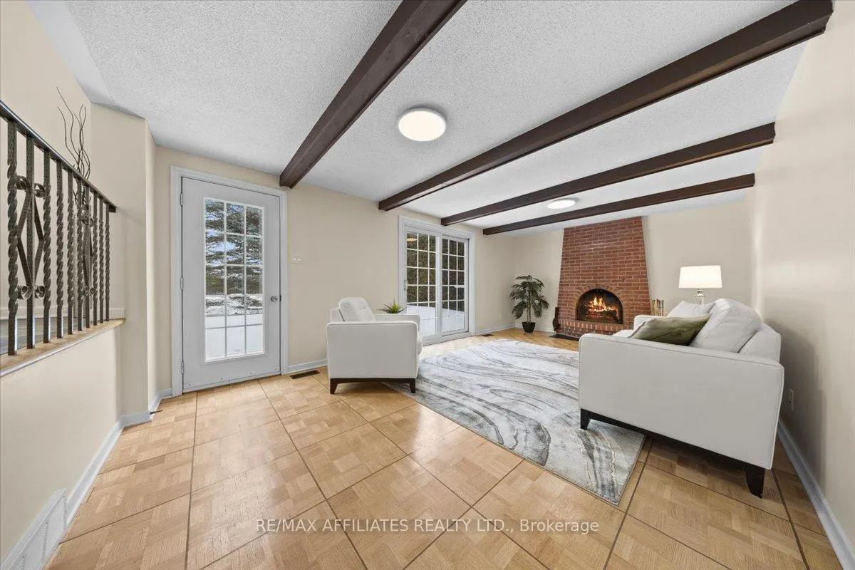 Photo 21 of 42 Centrepark Drive, Ottawa, Blackburn Hamlet — HOMEH