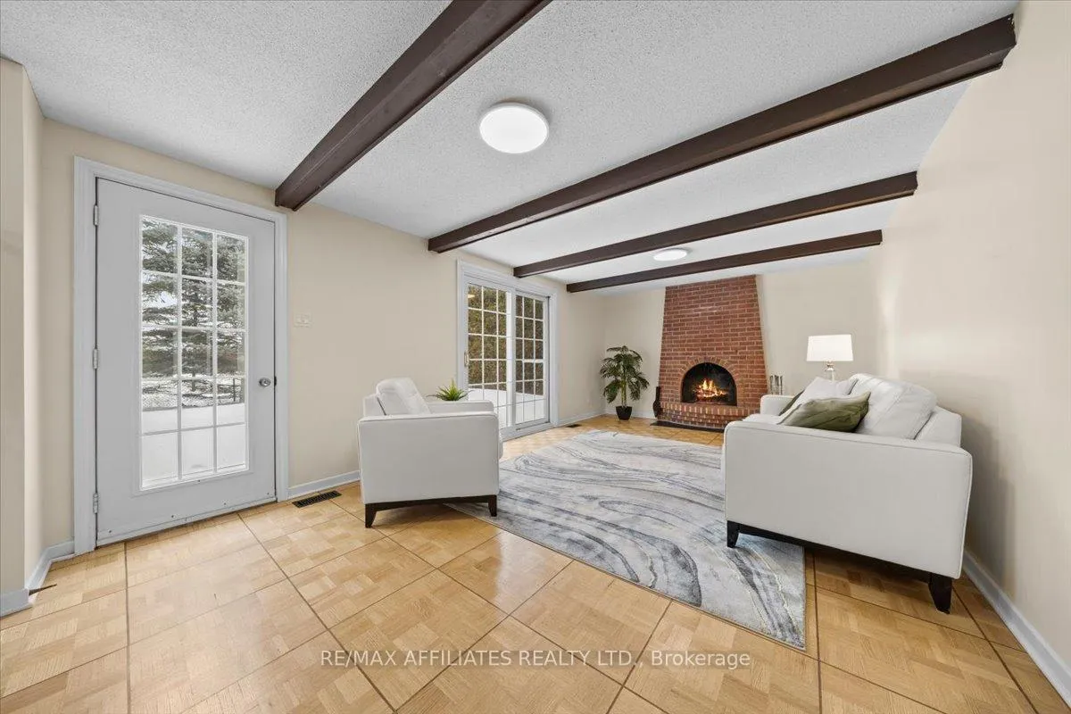 Photo 24 of 42 Centrepark Drive, Ottawa, Blackburn Hamlet — HOMEH
