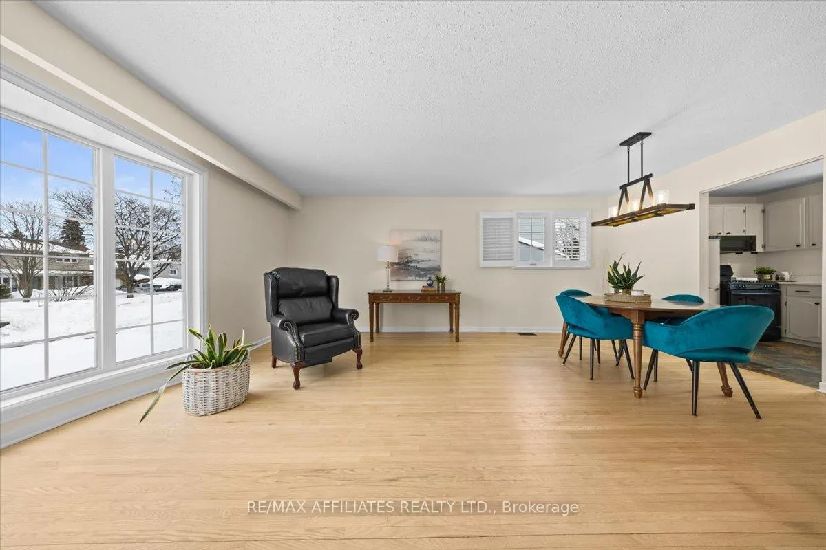 Photo 48 of 42 Centrepark Drive, Ottawa, Blackburn Hamlet — HOMEH