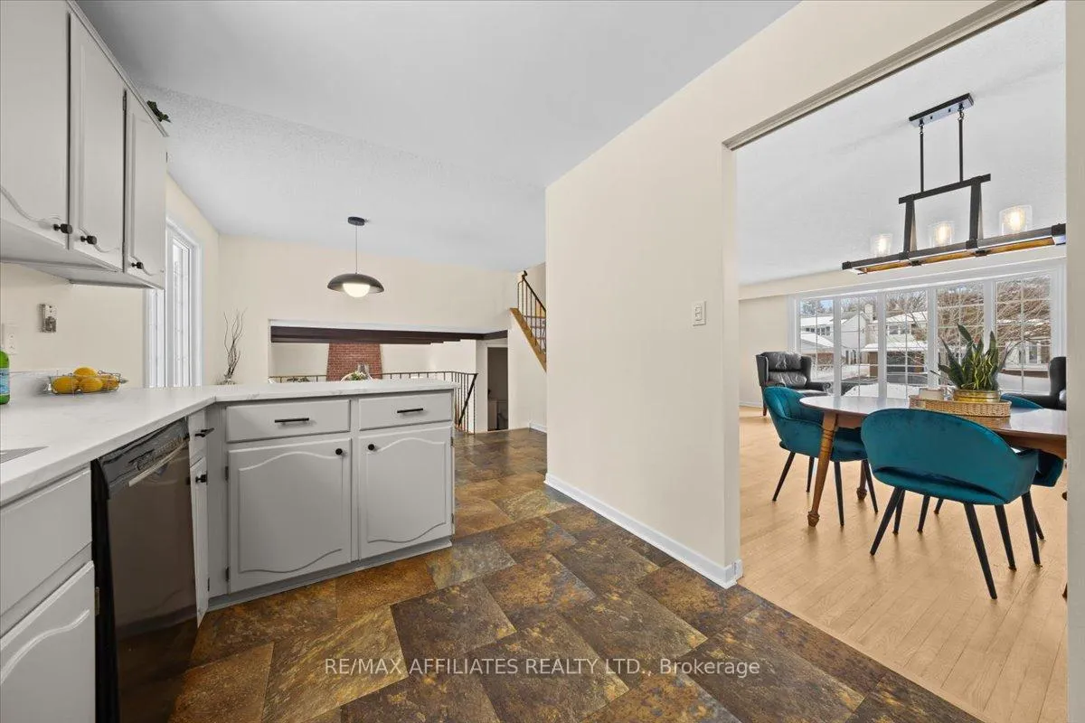 Photo 84 of 42 Centrepark Drive, Ottawa, Blackburn Hamlet — HOMEH