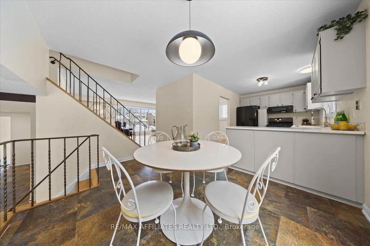 Photo 101 of 42 Centrepark Drive, Ottawa, Blackburn Hamlet — HOMEH