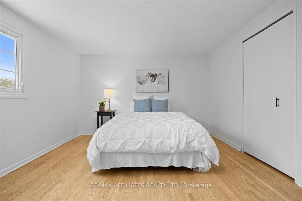 Photo 118 of 42 Centrepark Drive, Ottawa, Blackburn Hamlet — HOMEH