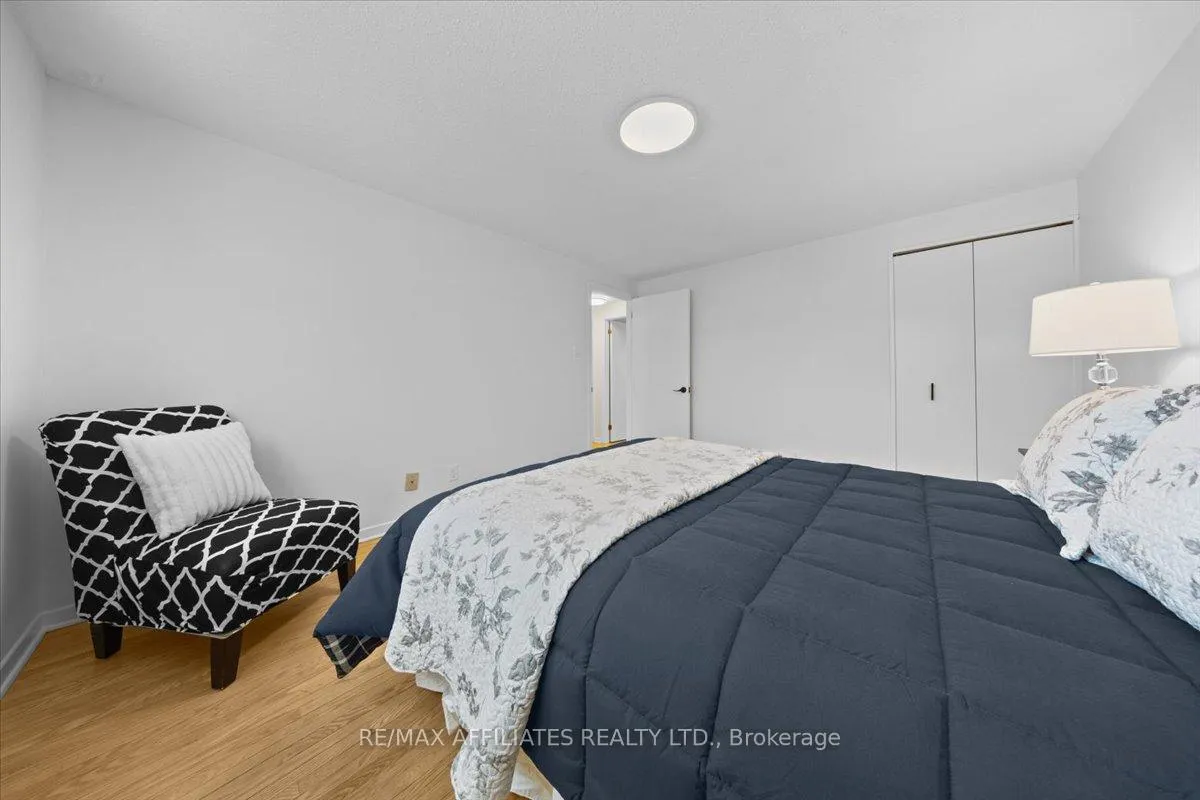 Photo 143 of 42 Centrepark Drive, Ottawa, Blackburn Hamlet — HOMEH