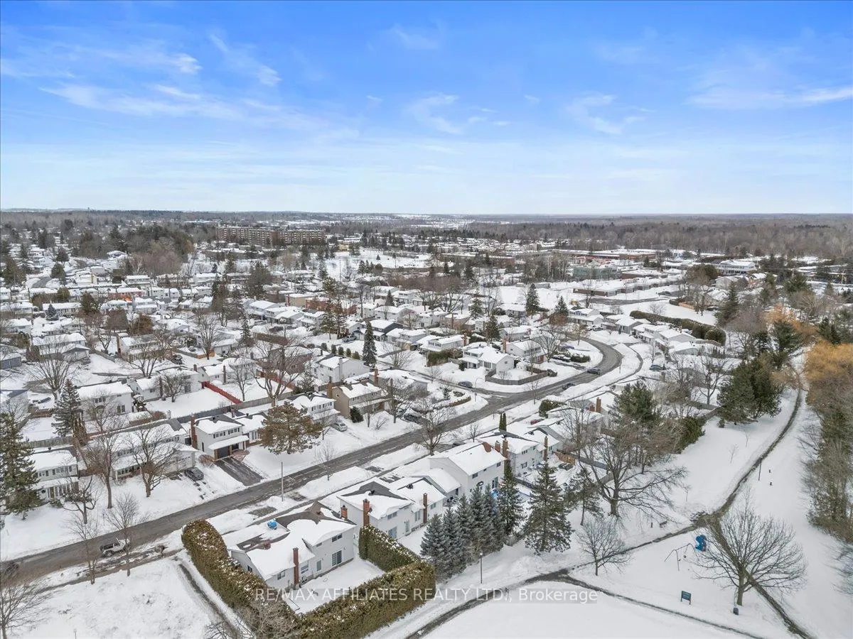Photo 188 of 42 Centrepark Drive, Ottawa, Blackburn Hamlet — HOMEH