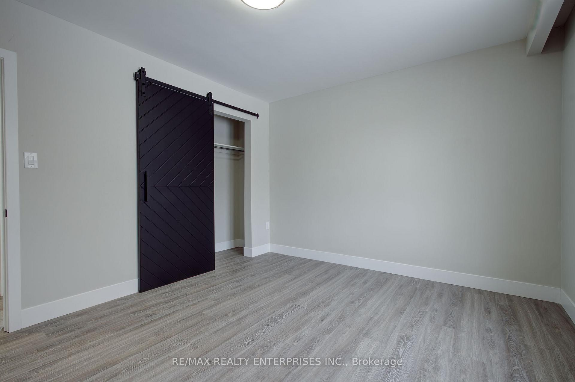 Photo 11 of 28 Algoma Street, Etobicoke, Mimico — HOMEH