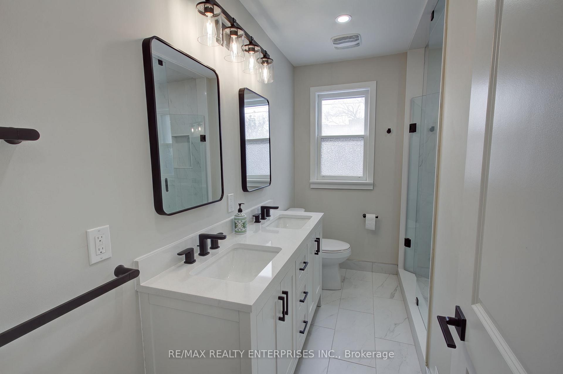 Photo 14 of 28 Algoma Street, Etobicoke, Mimico — HOMEH