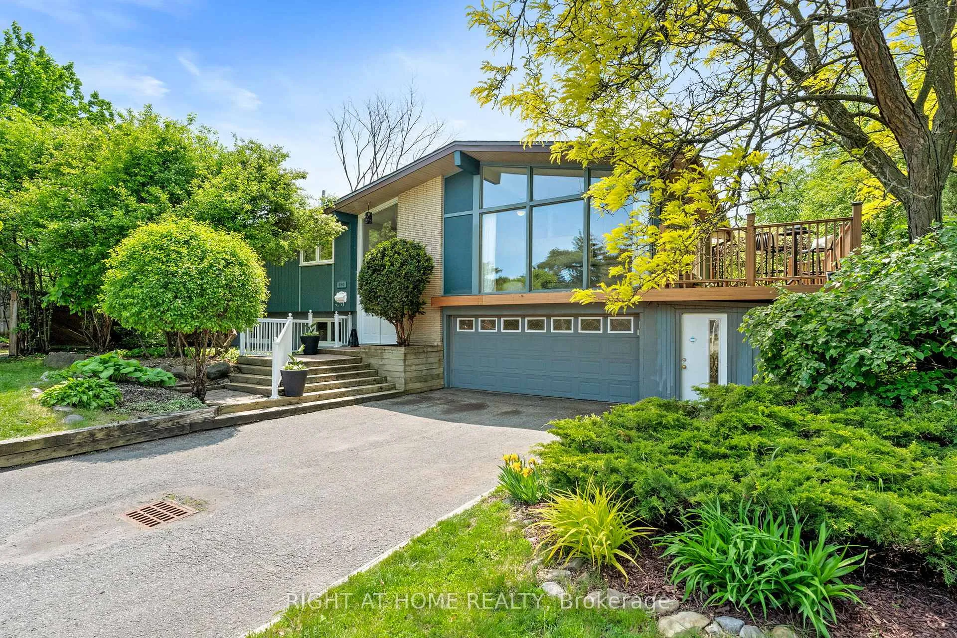 Photo 2 of 690 Coronation Avenue, Ottawa, Riverview Park — HOMEH