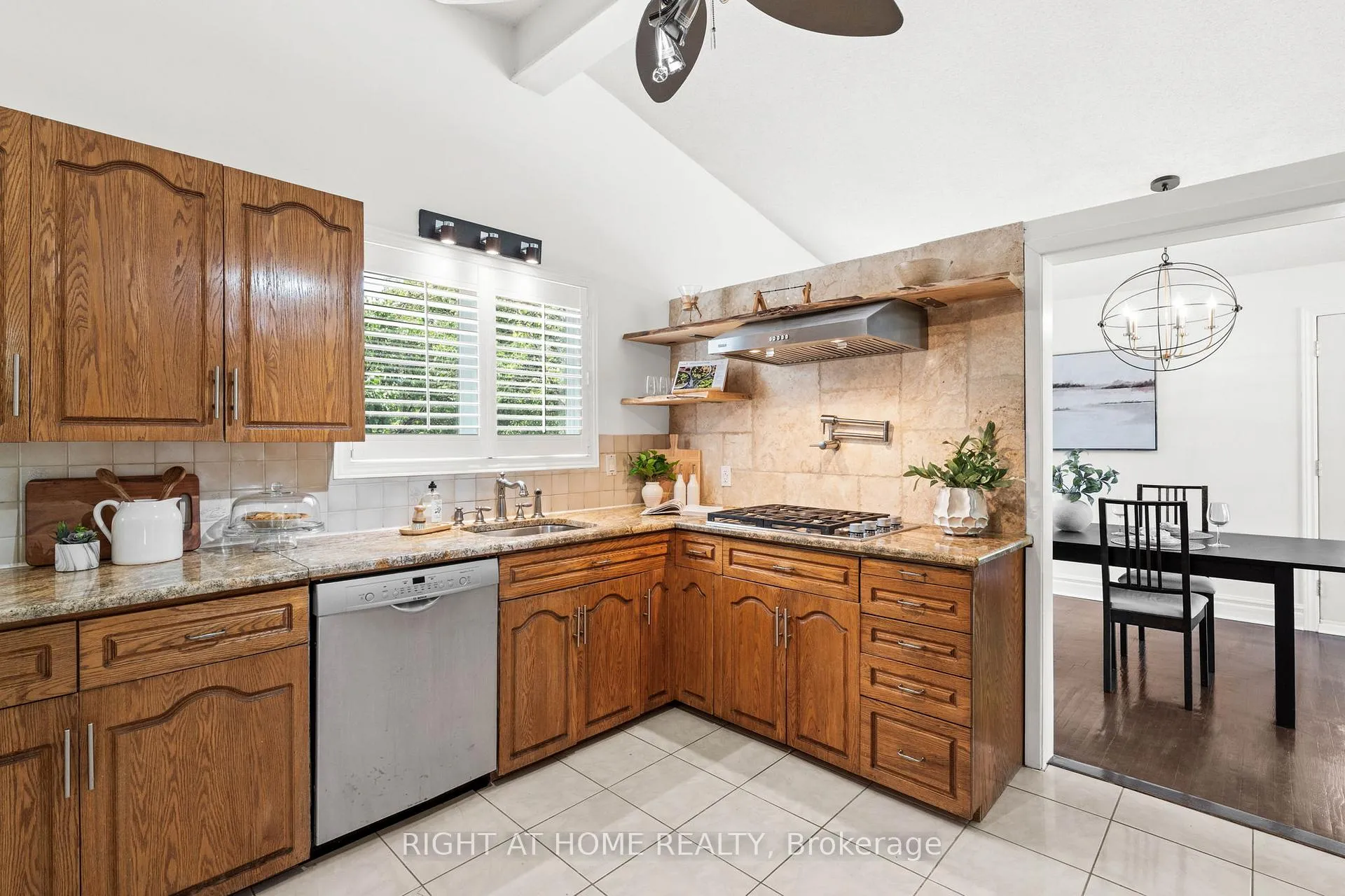 Photo 52 of 690 Coronation Avenue, Ottawa, Riverview Park — HOMEH