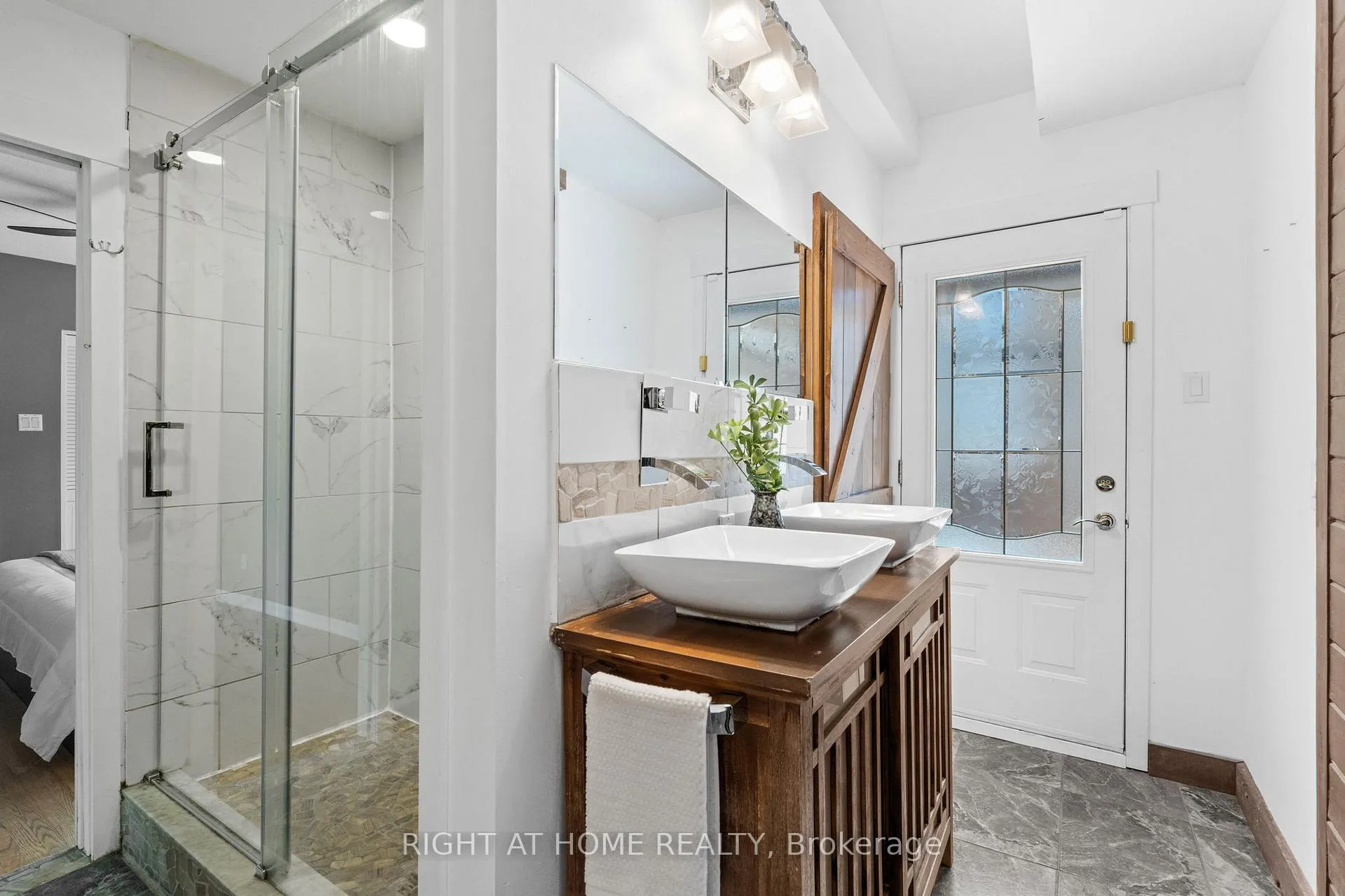 Photo 92 of 690 Coronation Avenue, Ottawa, Riverview Park — HOMEH