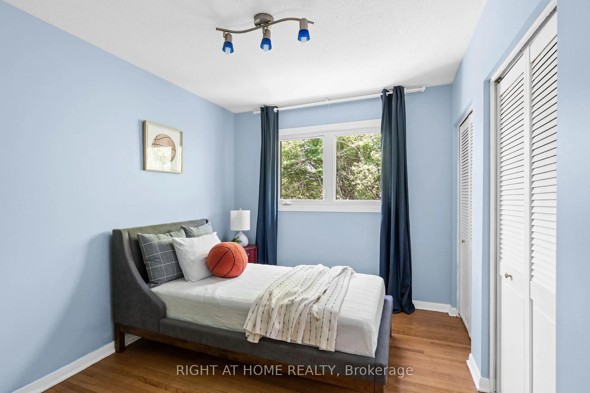 Photo 110 of 690 Coronation Avenue, Ottawa, Riverview Park — HOMEH