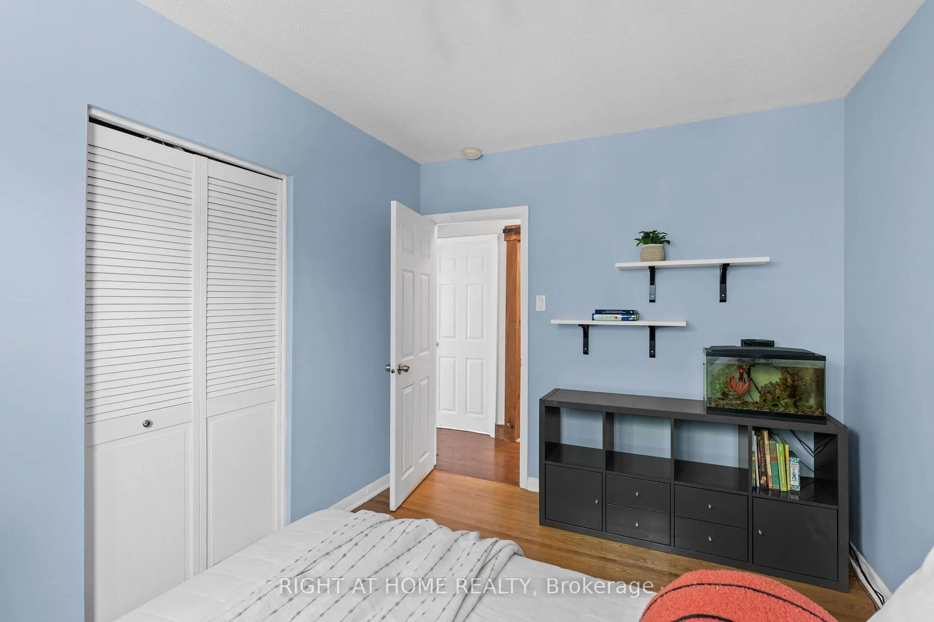 Photo 117 of 690 Coronation Avenue, Ottawa, Riverview Park — HOMEH
