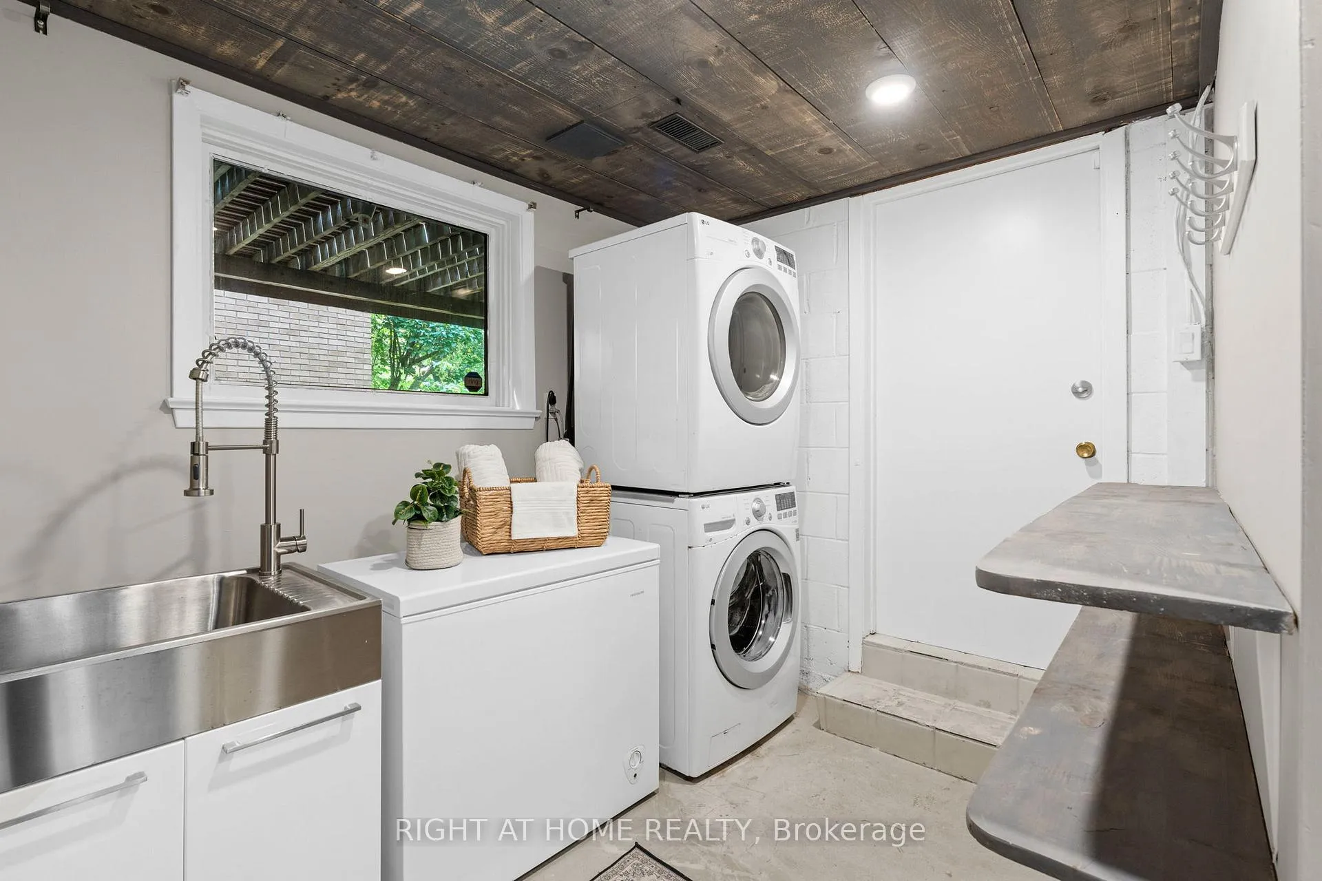 Photo 121 of 690 Coronation Avenue, Ottawa, Riverview Park — HOMEH