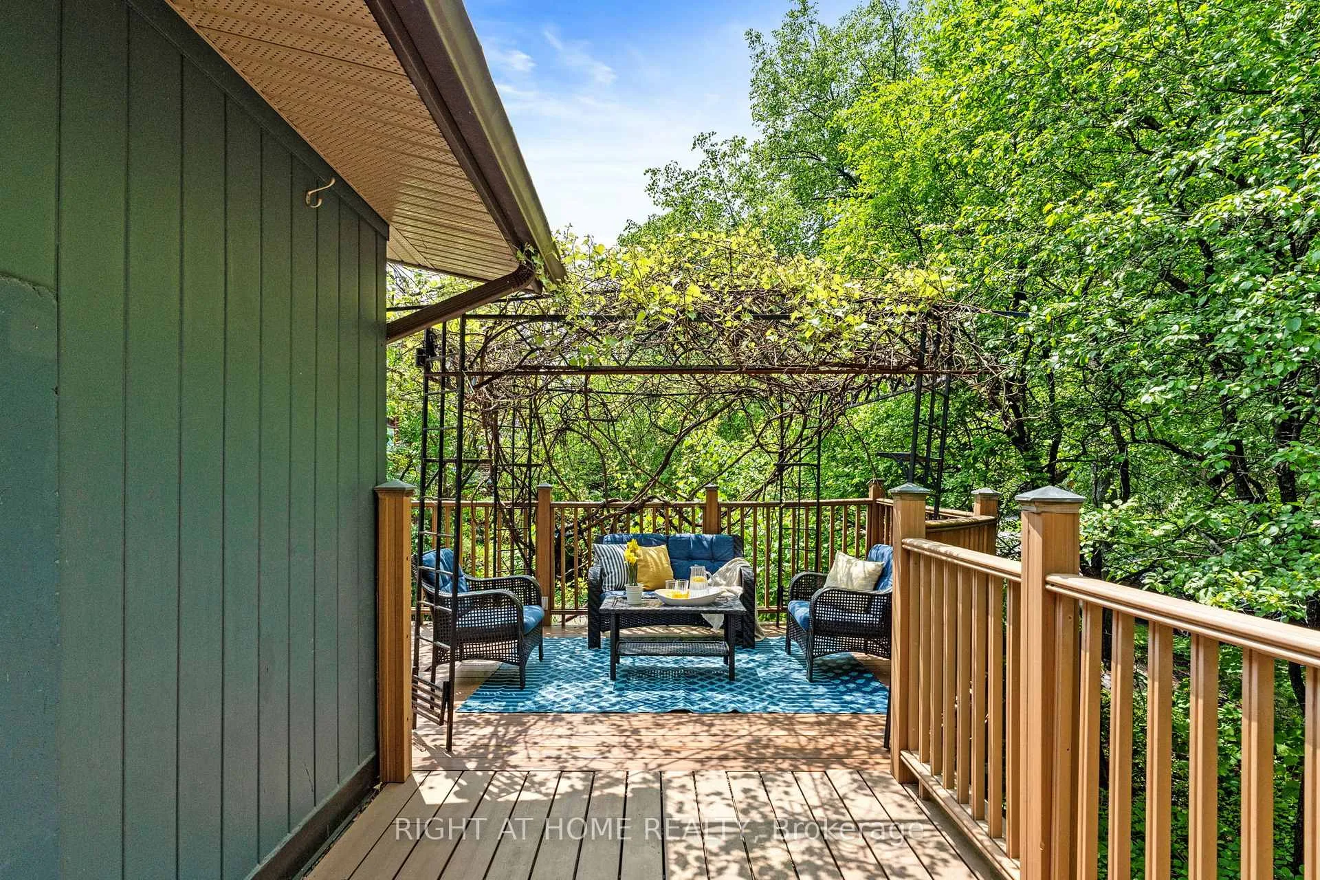 Photo 182 of 690 Coronation Avenue, Ottawa, Riverview Park — HOMEH