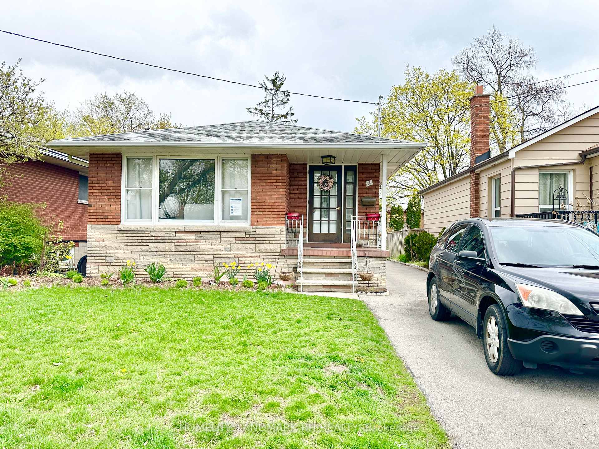 Photo 1 of 11 Bellman Avenue, Etobicoke, Alderwood — HOMEH