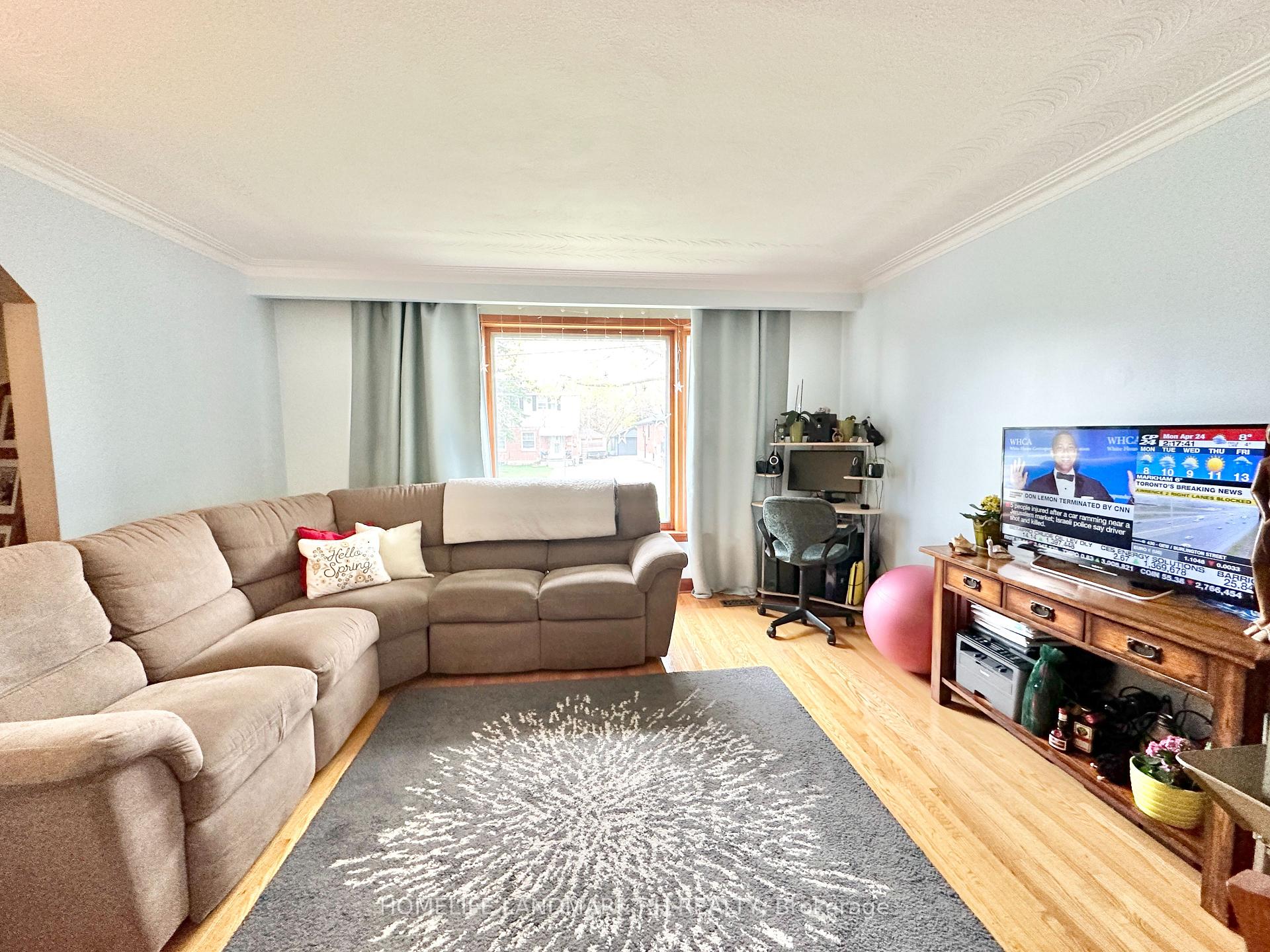 Photo 7 of 11 Bellman Avenue, Etobicoke, Alderwood — HOMEH