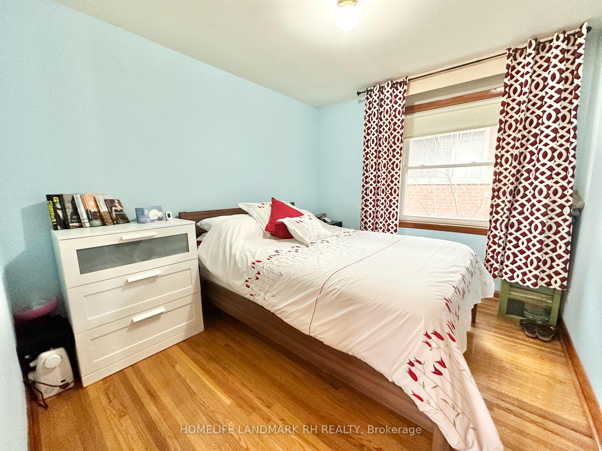 Photo 9 of 11 Bellman Avenue, Etobicoke, Alderwood — HOMEH