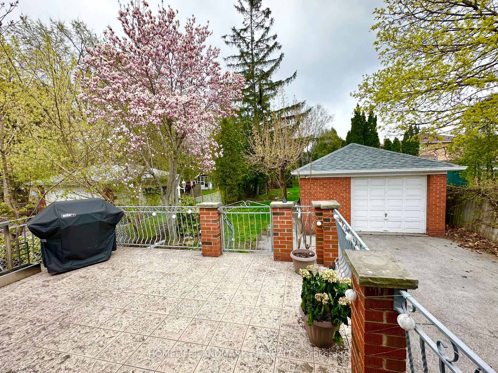 Photo 10 of 11 Bellman Avenue, Etobicoke, Alderwood — HOMEH
