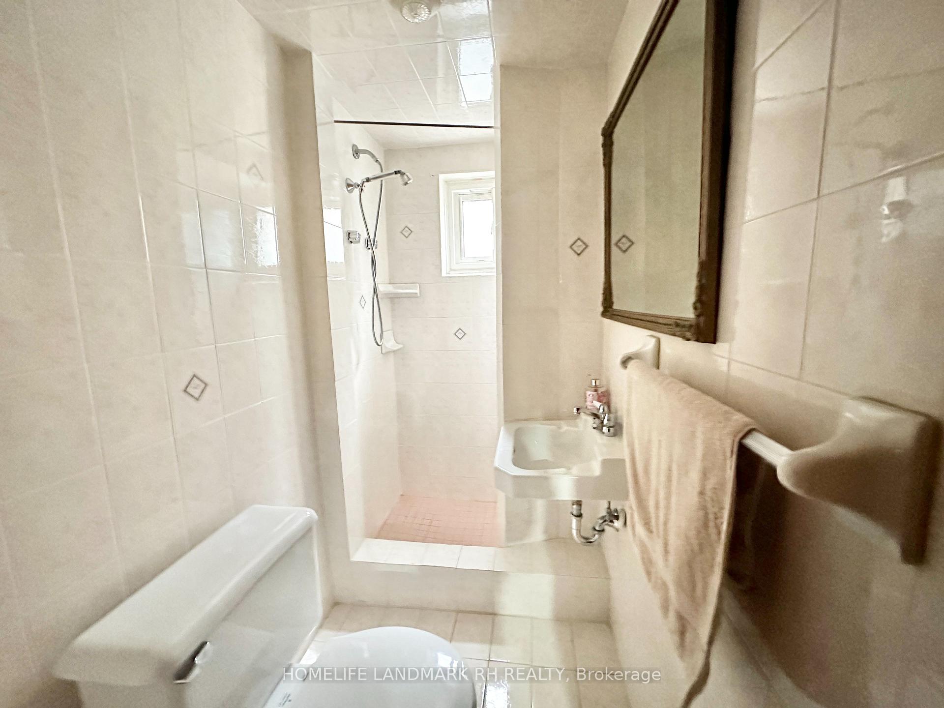 Photo 20 of 11 Bellman Avenue, Etobicoke, Alderwood — HOMEH
