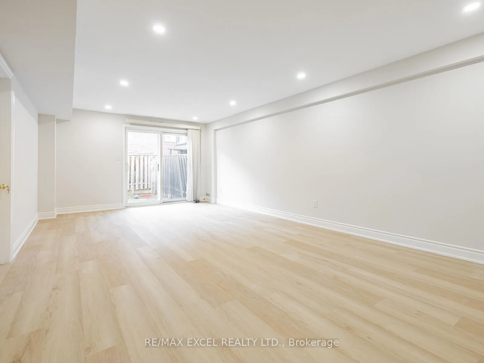 Photo 127 of 105 Millcliff Circle, Aurora, Aurora Grove — HOMEH