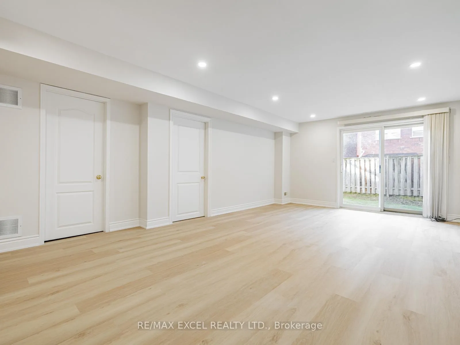Photo 129 of 105 Millcliff Circle, Aurora, Aurora Grove — HOMEH