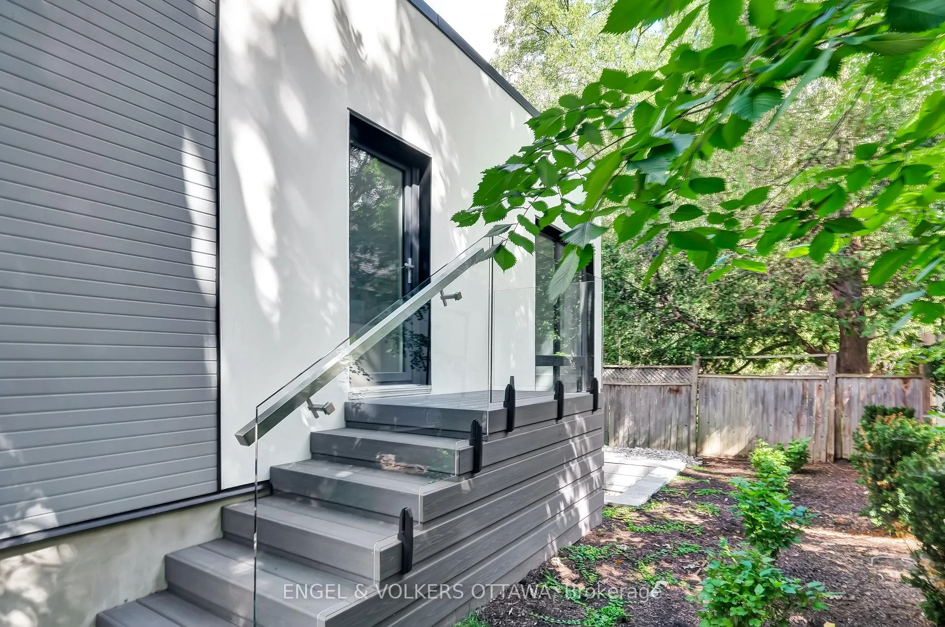 Photo 2 of 71 Clearview Avenue, Ottawa, Ottawa West/Tunneys Pasture — HOMEH