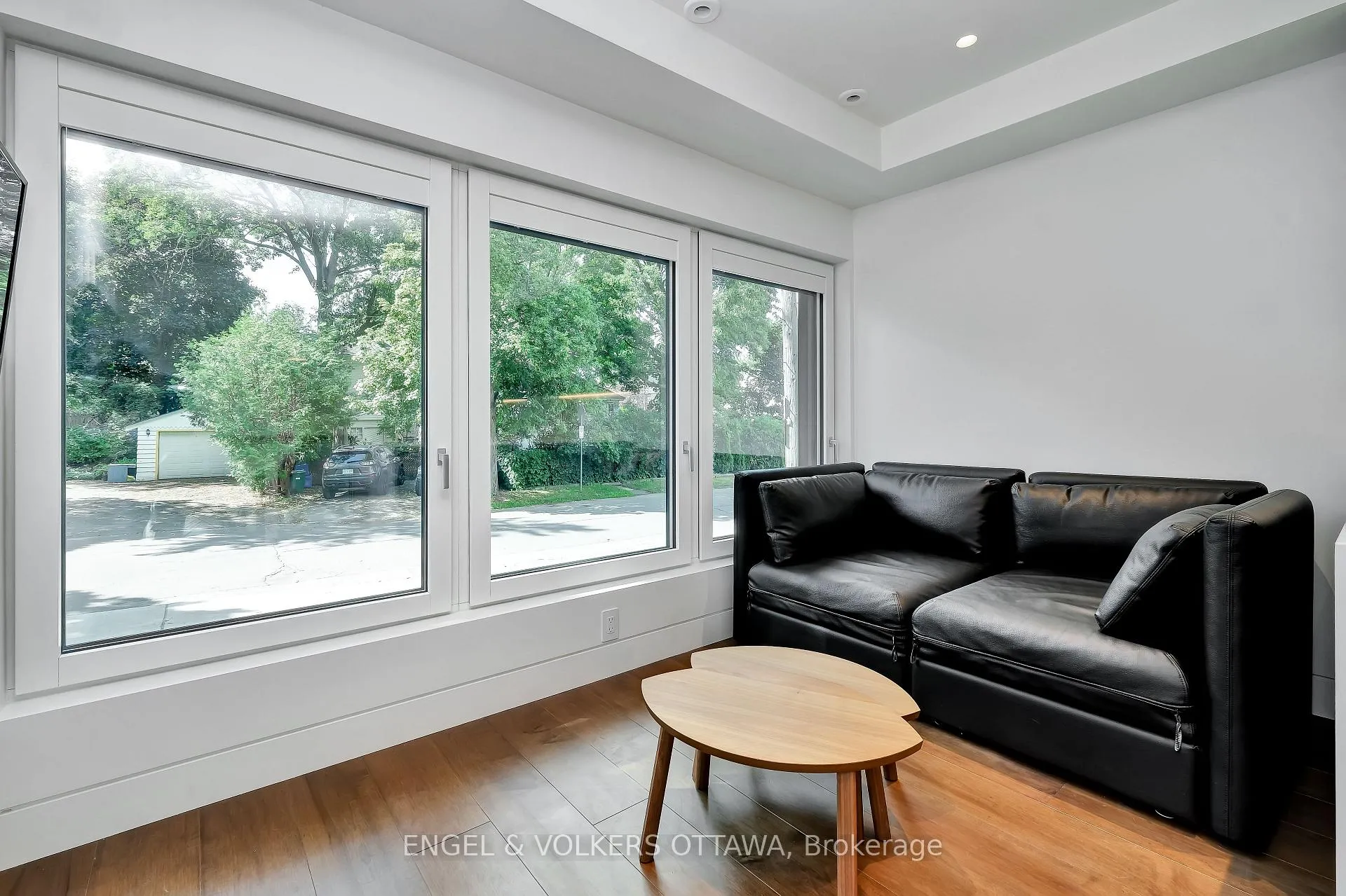 Photo 3 of 71 Clearview Avenue, Ottawa, Ottawa West/Tunneys Pasture — HOMEH