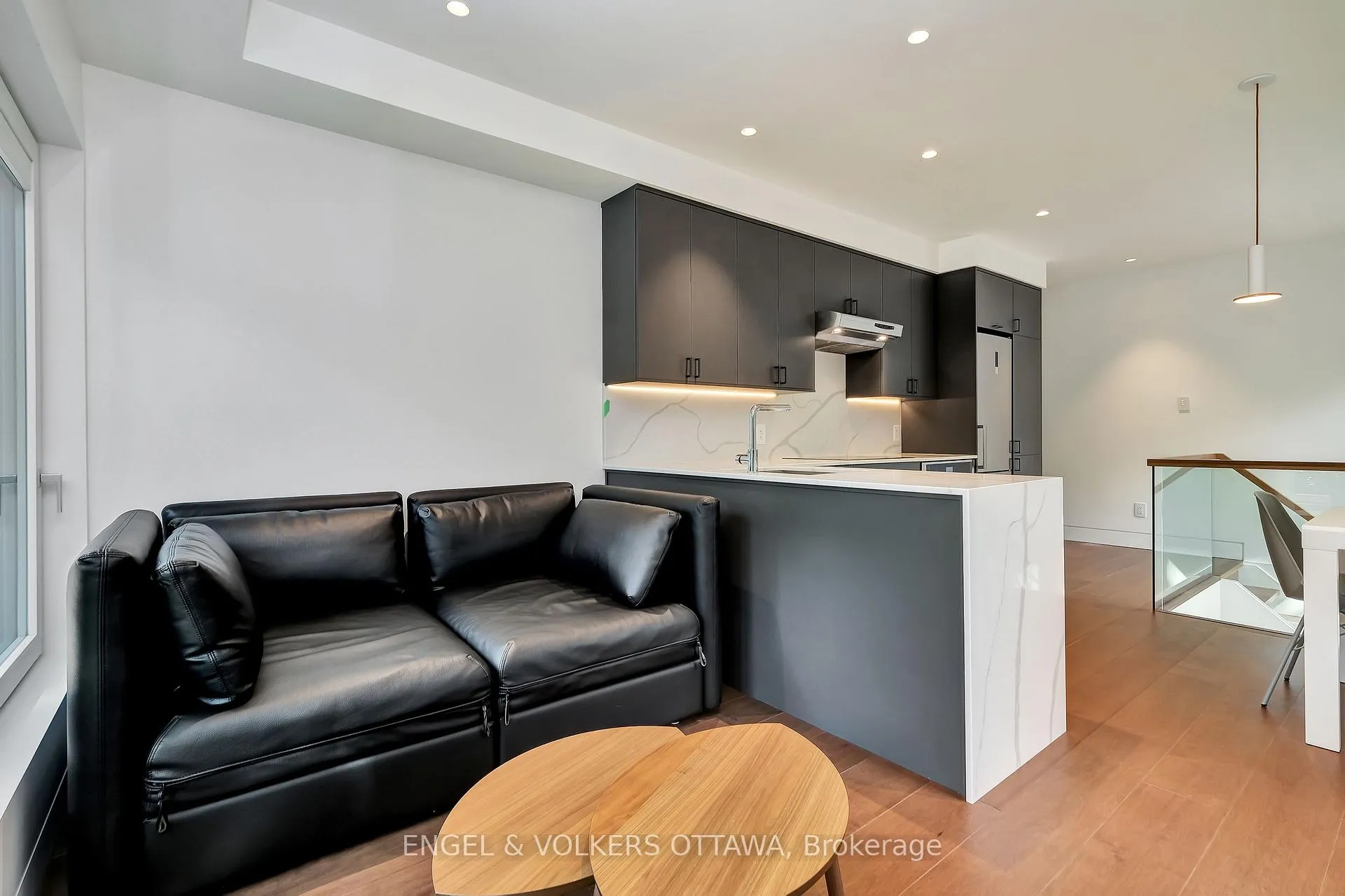 Photo 4 of 71 Clearview Avenue, Ottawa, Ottawa West/Tunneys Pasture — HOMEH