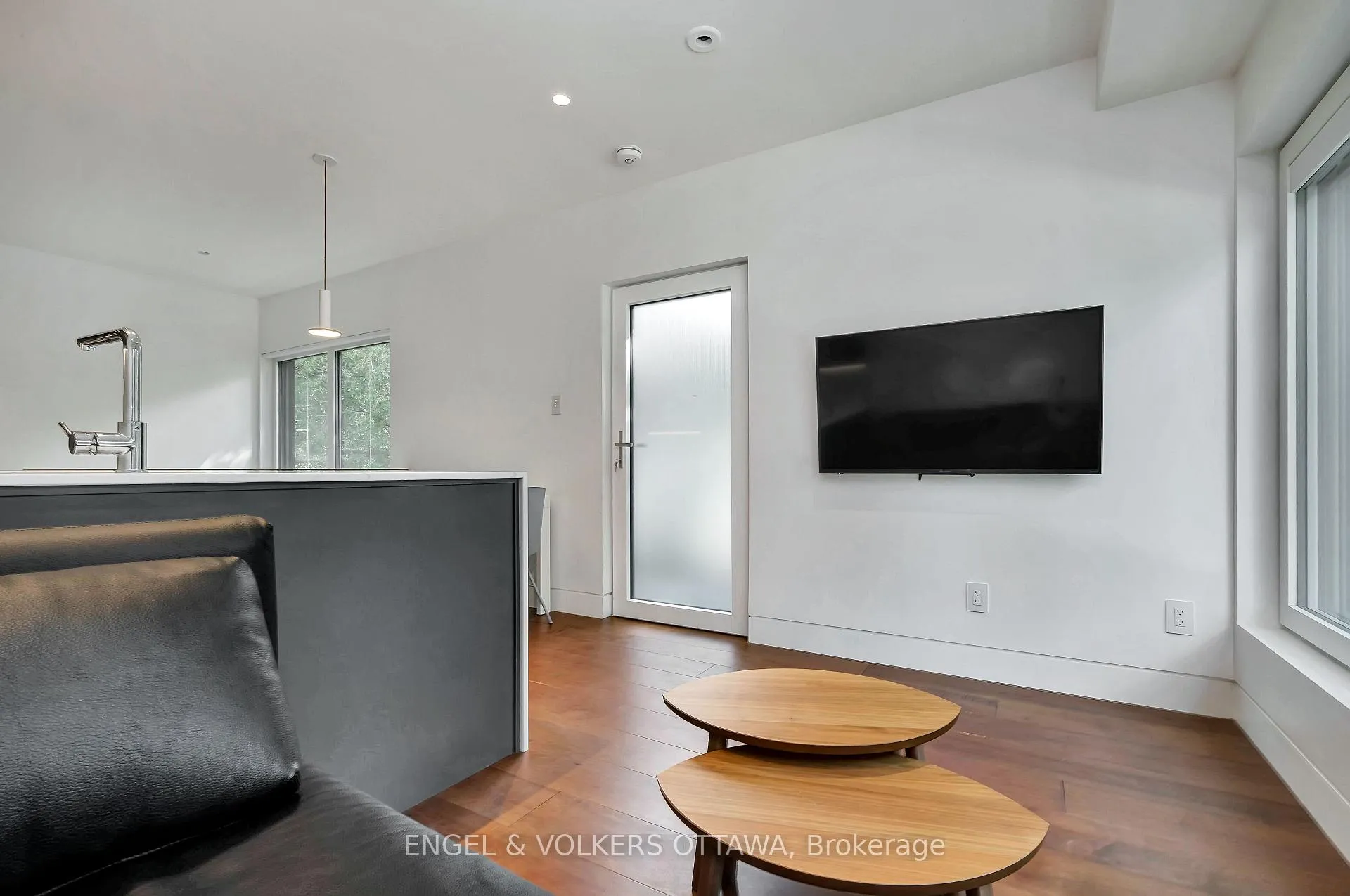 Photo 5 of 71 Clearview Avenue, Ottawa, Ottawa West/Tunneys Pasture — HOMEH