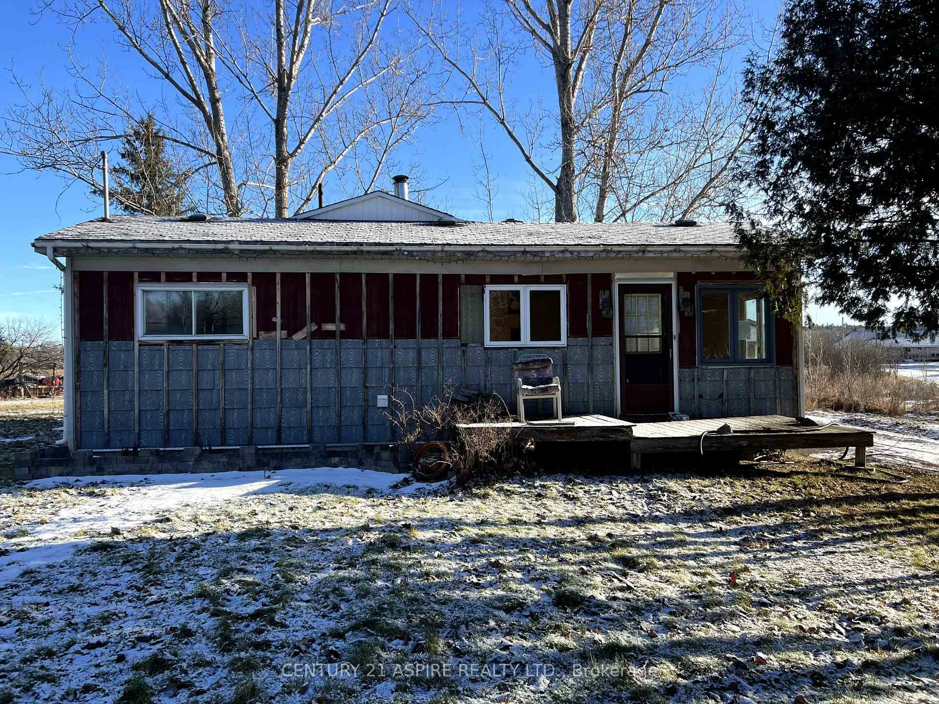 Front of 1061 Highway 132 Way