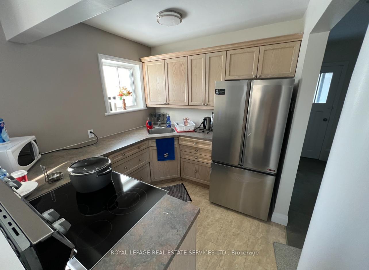 Photo 5 of 2 Dalston Road, Etobicoke, Alderwood — HOMEH