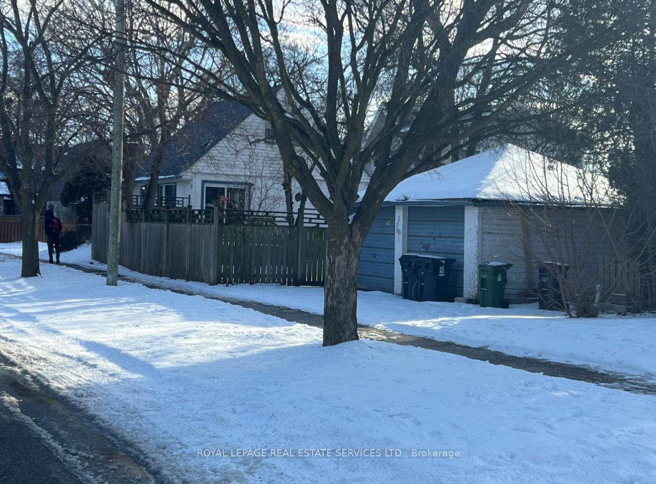 Photo 11 of 2 Dalston Road, Etobicoke, Alderwood — HOMEH