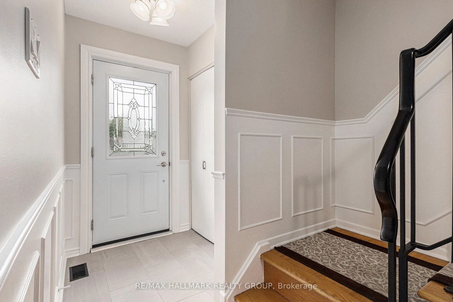 Photo 6 of 2168 Bickerton Avenue, Ottawa, Beacon Hill North — HOMEH
