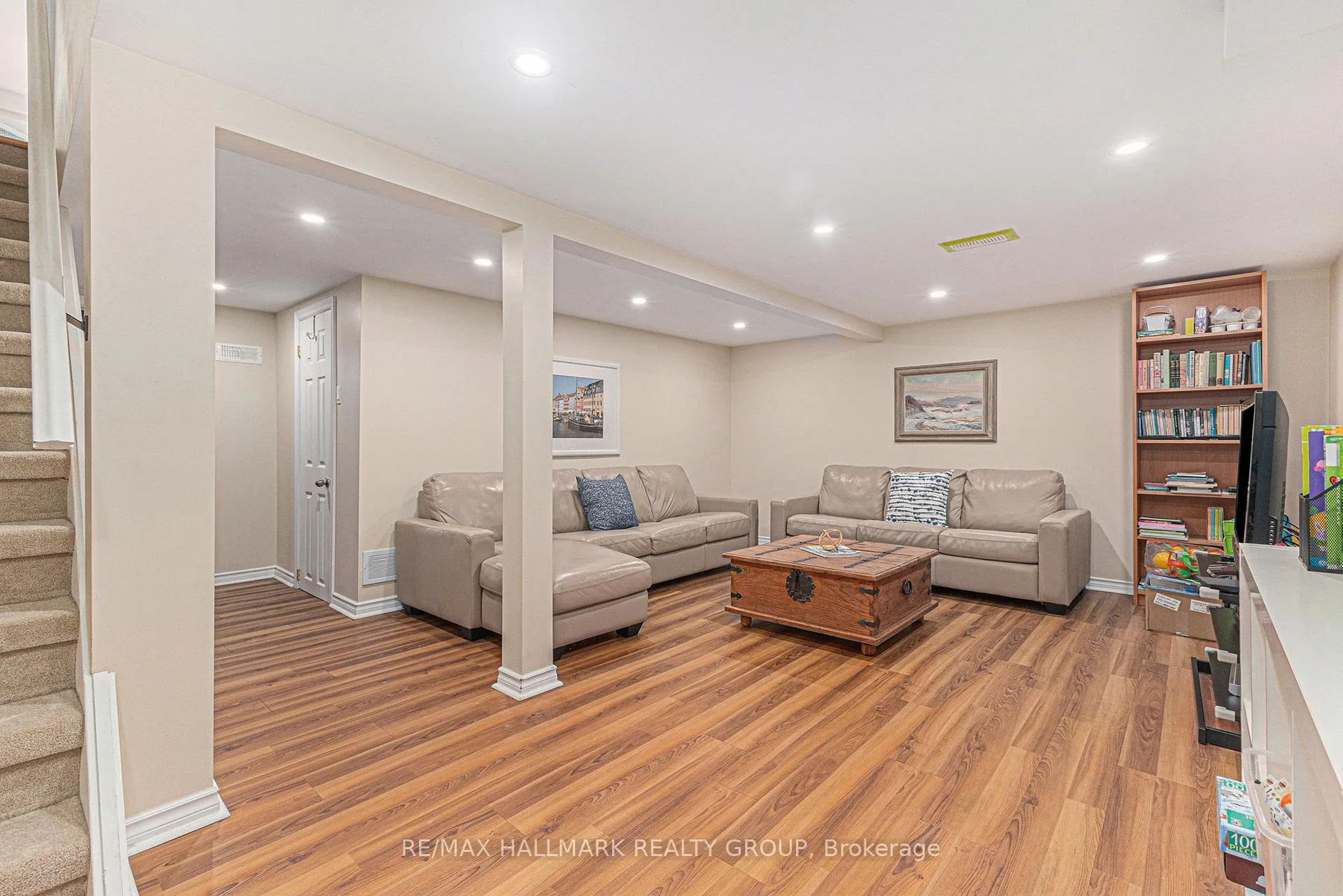 Photo 88 of 2168 Bickerton Avenue, Ottawa, Beacon Hill North — HOMEH