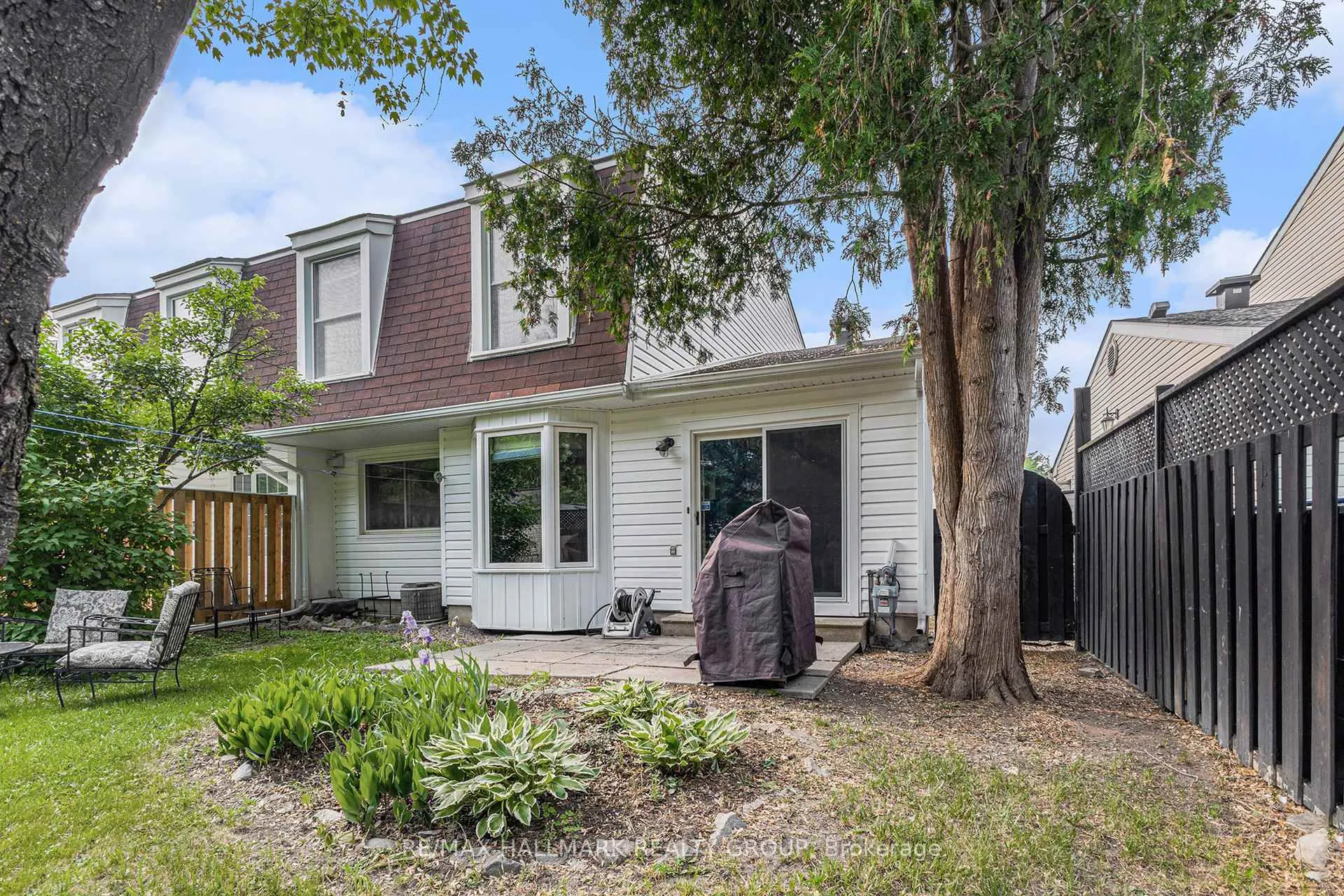 Photo 111 of 2168 Bickerton Avenue, Ottawa, Beacon Hill North — HOMEH