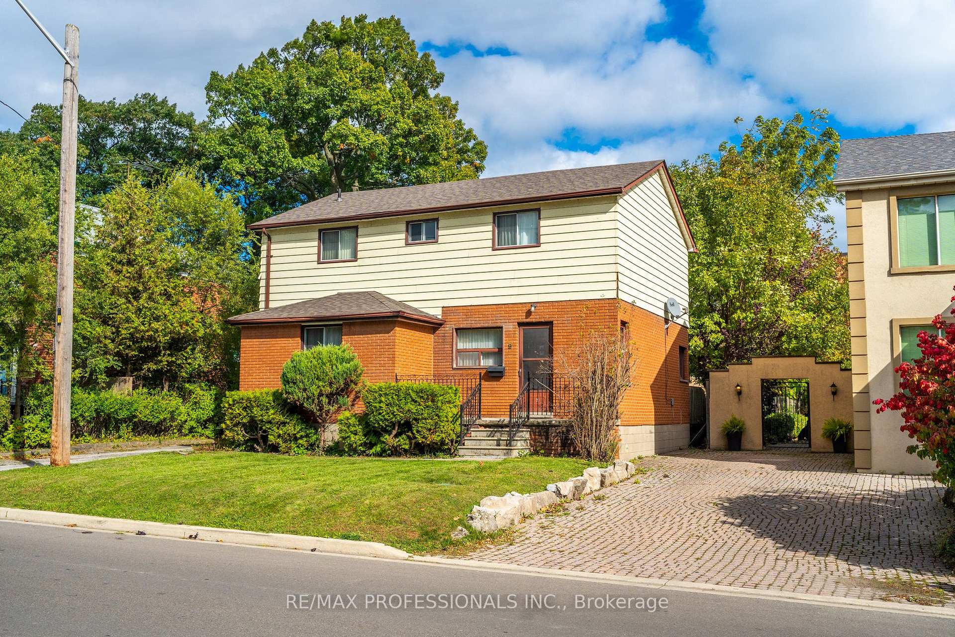 Photo 1 of 9 Thirty Sixth Street, Etobicoke, Long Branch — HOMEH