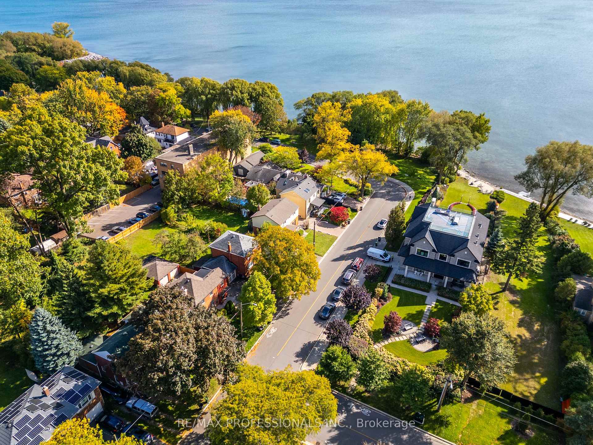 Photo 4 of 9 Thirty Sixth Street, Etobicoke, Long Branch — HOMEH