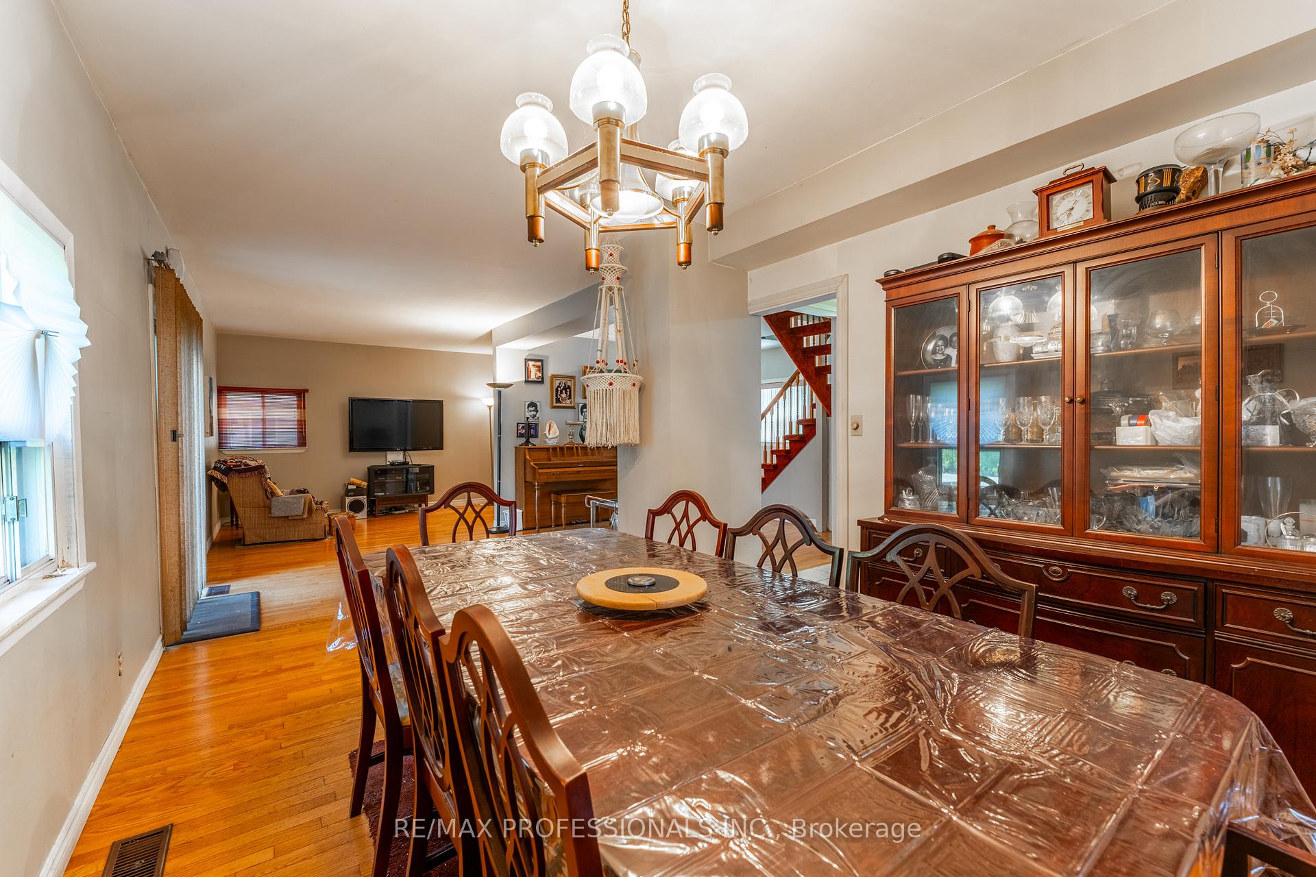 Photo 15 of 9 Thirty Sixth Street, Etobicoke, Long Branch — HOMEH
