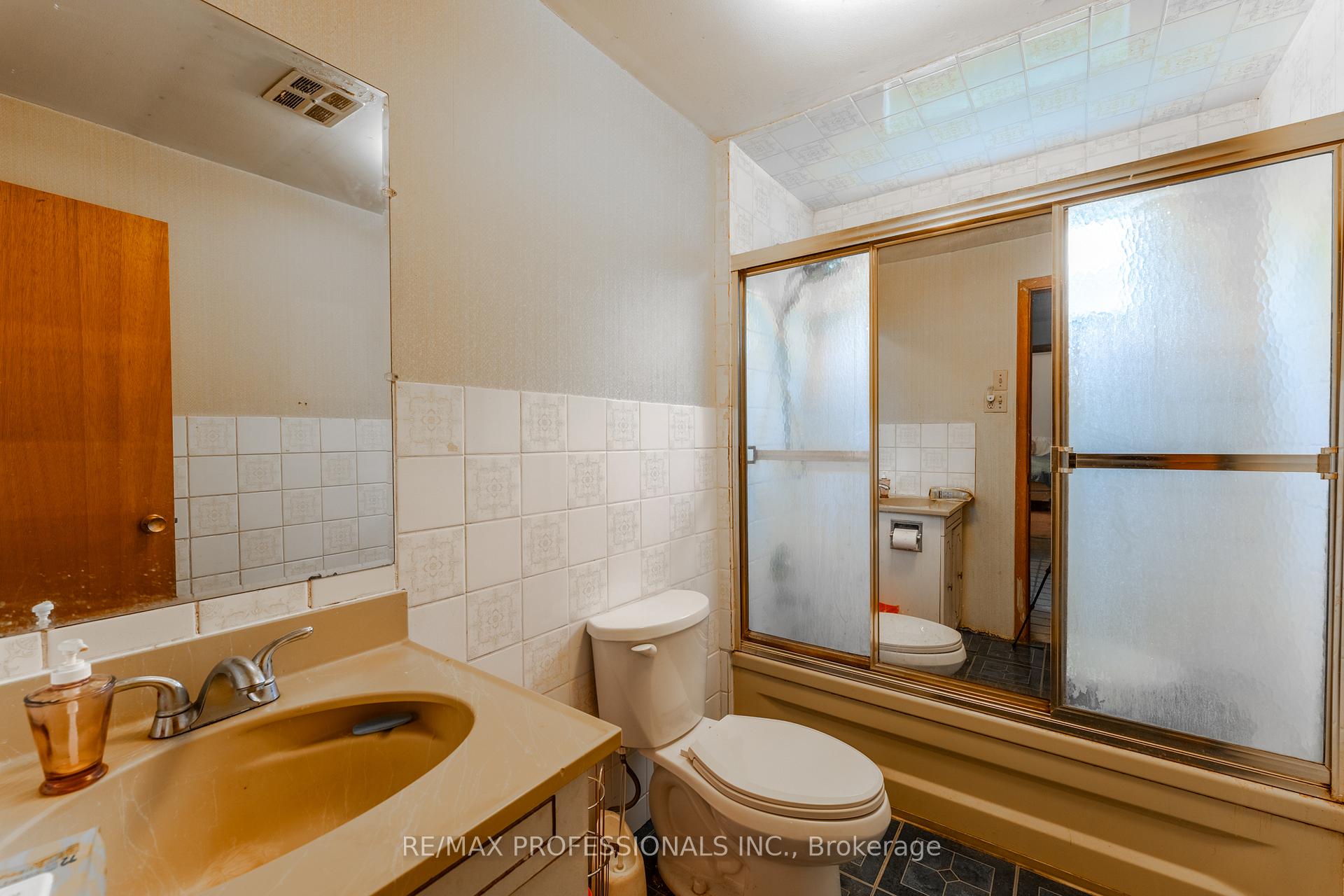 Photo 22 of 9 Thirty Sixth Street, Etobicoke, Long Branch — HOMEH