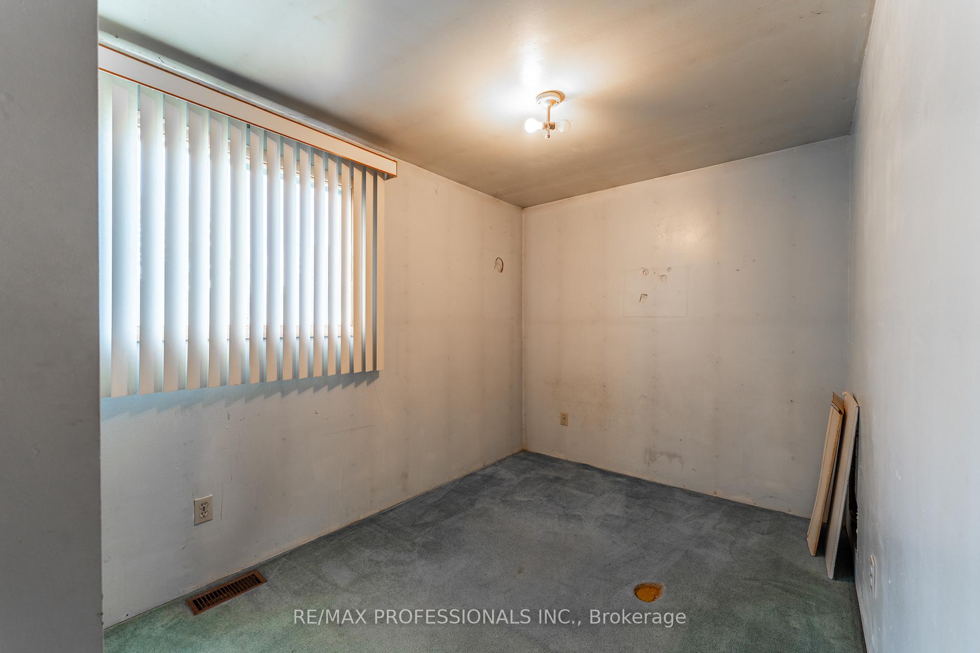 Photo 25 of 9 Thirty Sixth Street, Etobicoke, Long Branch — HOMEH