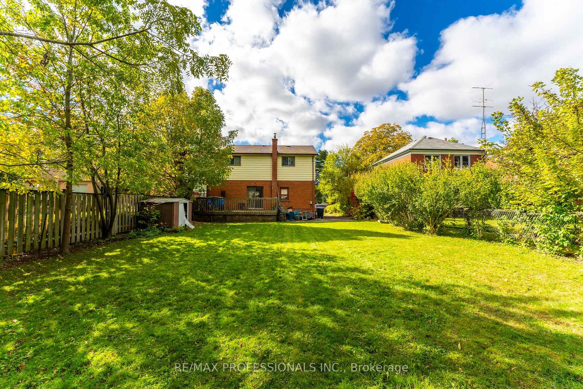 Photo 28 of 9 Thirty Sixth Street, Etobicoke, Long Branch — HOMEH