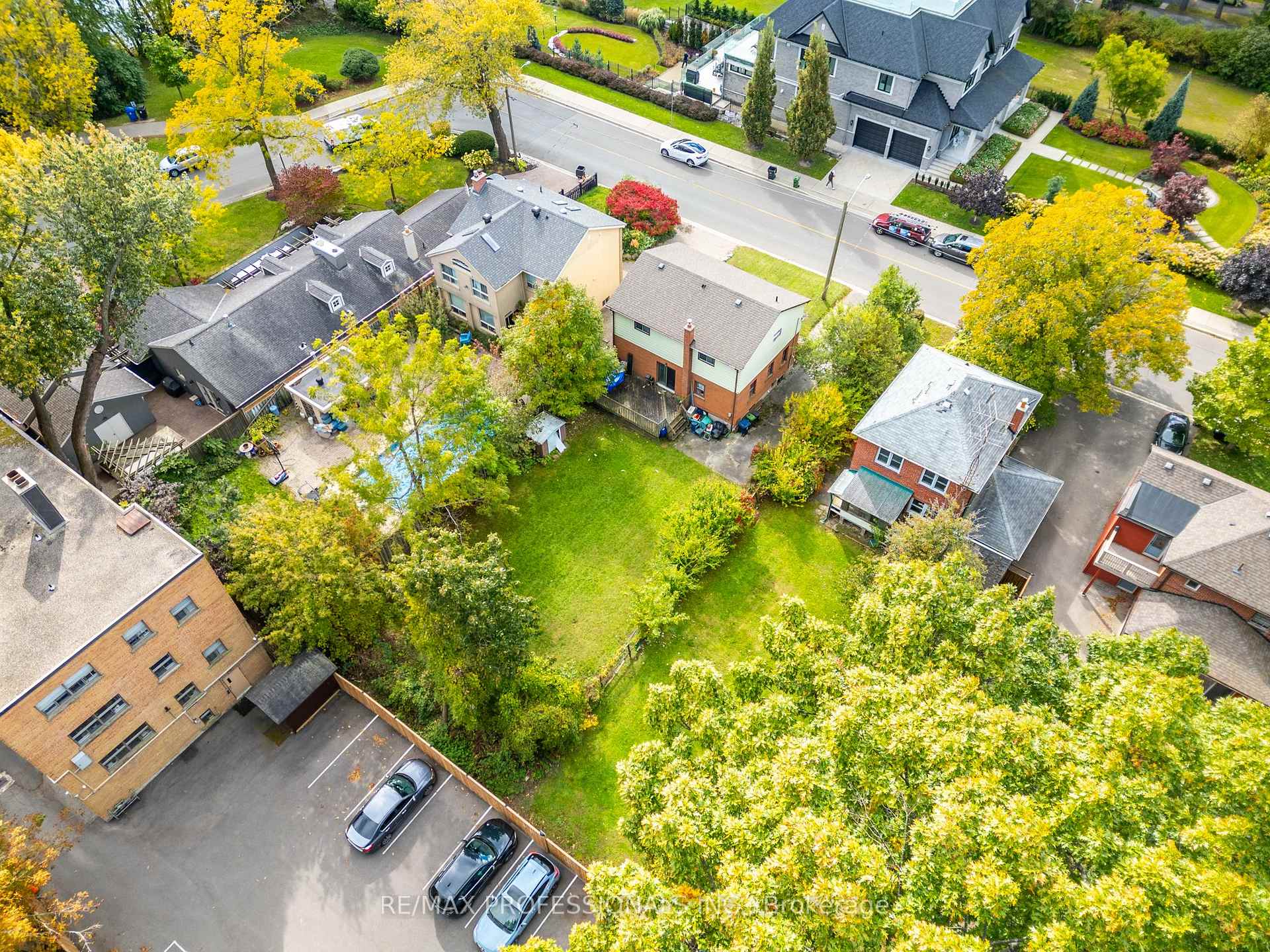 Photo 29 of 9 Thirty Sixth Street, Etobicoke, Long Branch — HOMEH
