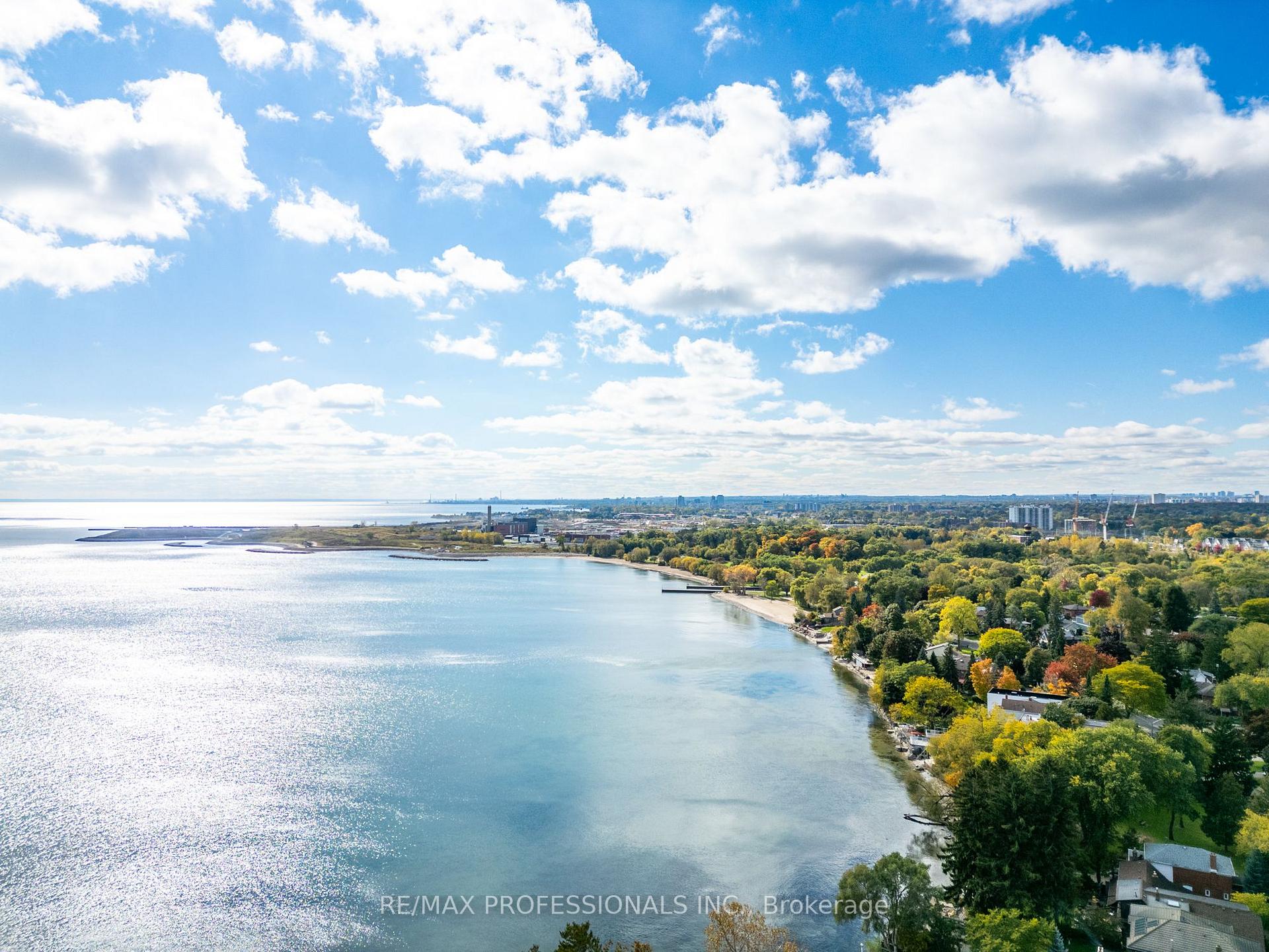 Photo 34 of 9 Thirty Sixth Street, Etobicoke, Long Branch — HOMEH