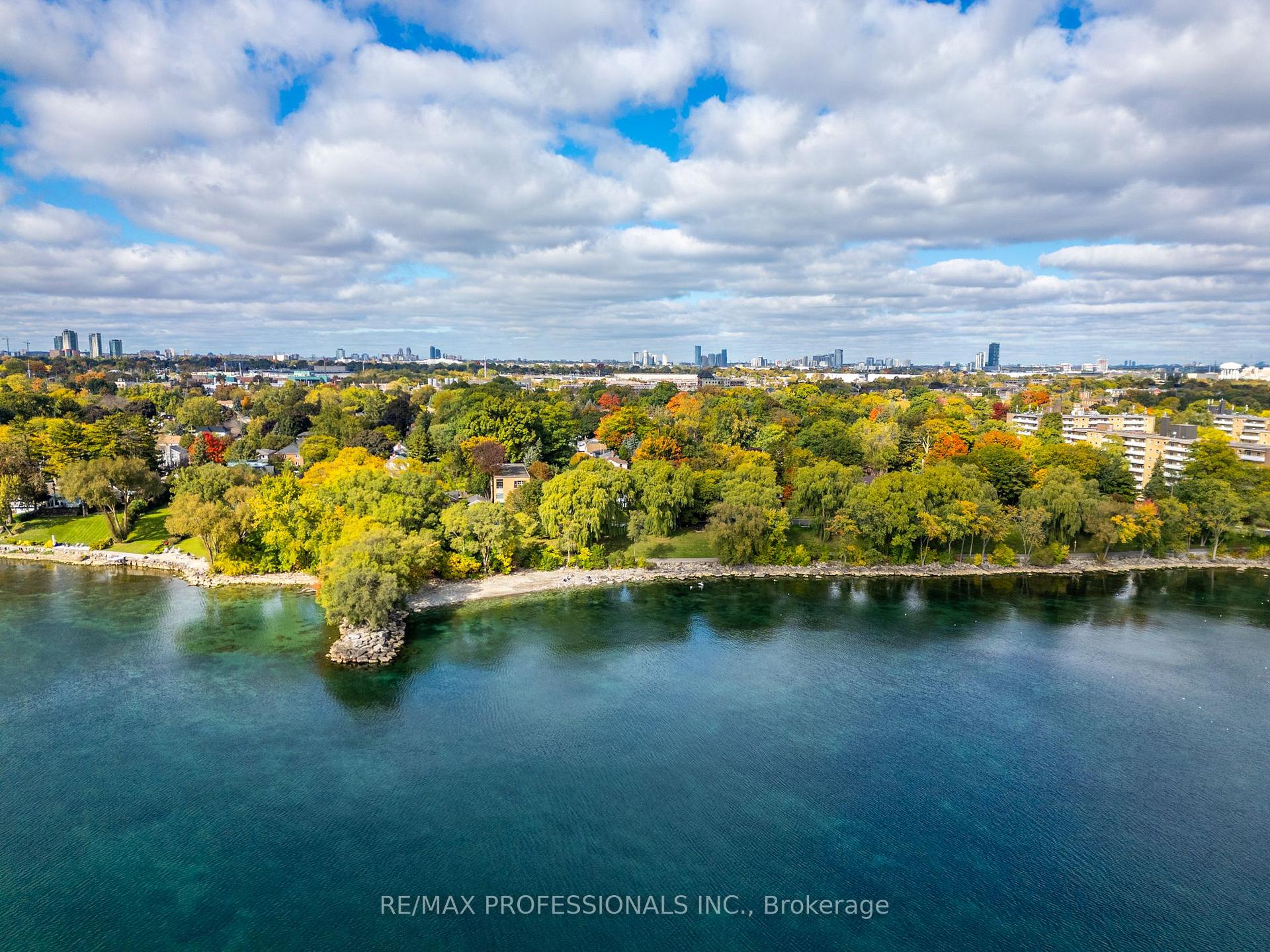 Photo 36 of 9 Thirty Sixth Street, Etobicoke, Long Branch — HOMEH
