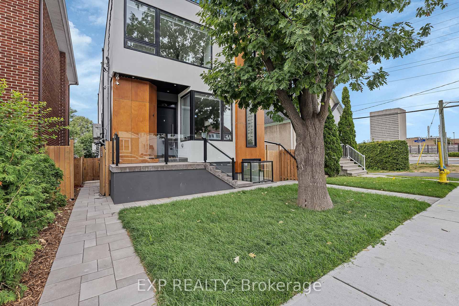 Photo 1 of Unit 1, 4A Huron Avenue N, Ottawa, Ottawa West — HOMEH