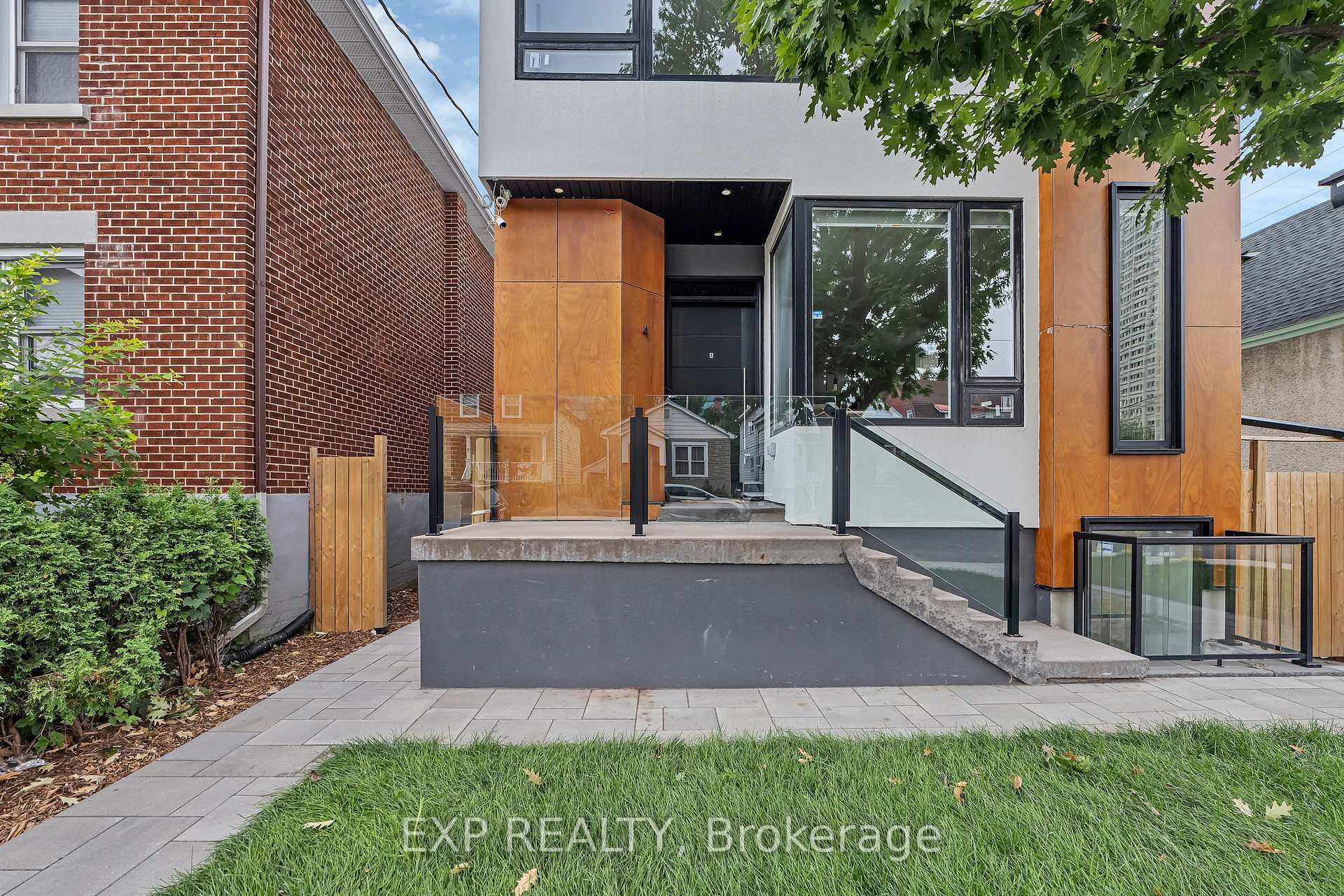 Photo 2 of Unit 1, 4A Huron Avenue N, Ottawa, Ottawa West — HOMEH