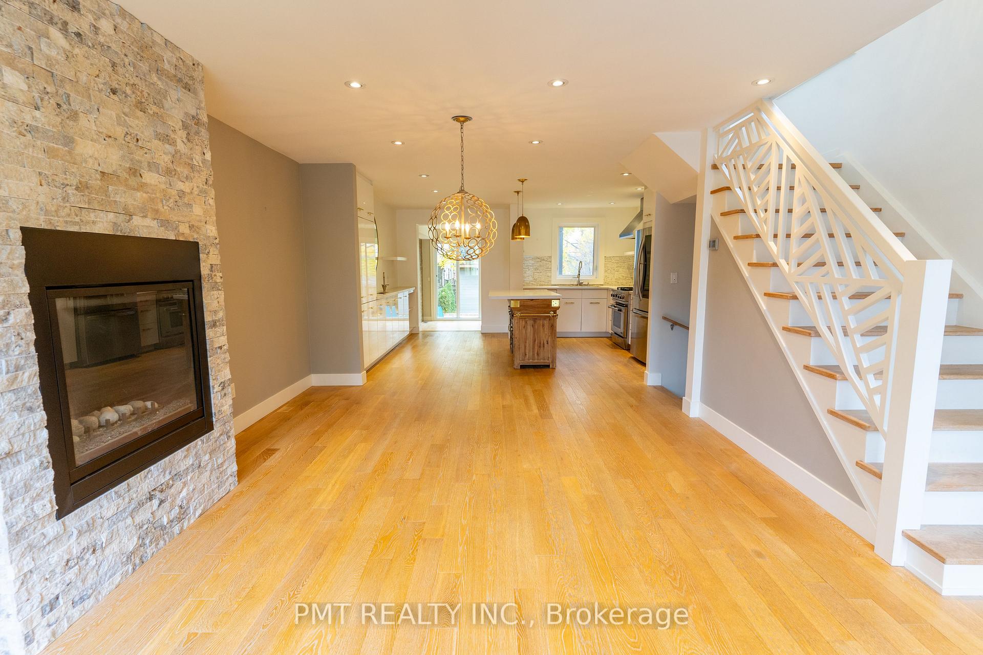 Photo 3 of 64 Thirty Sixth Street, Etobicoke, Long Branch — HOMEH