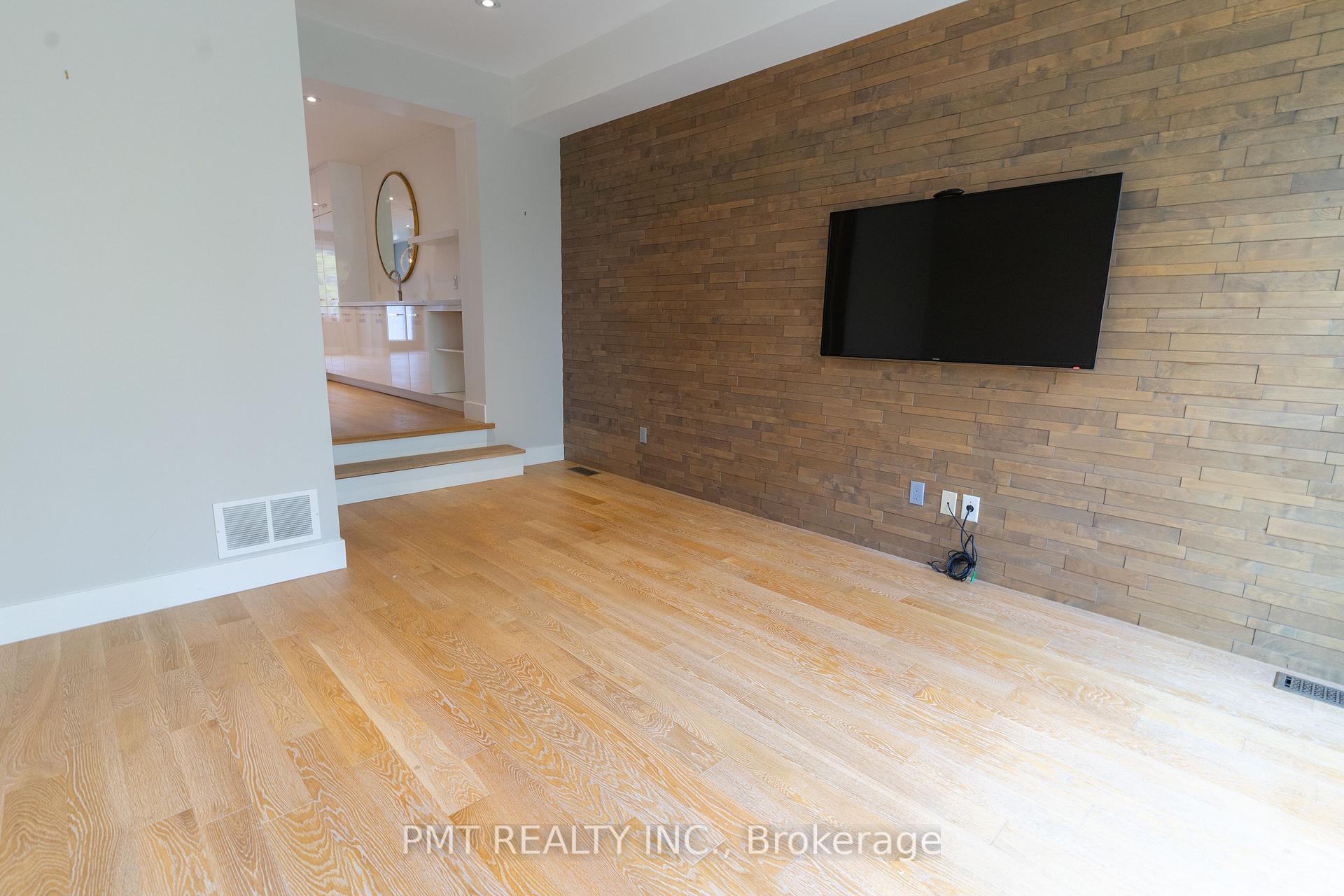 Photo 14 of 64 Thirty Sixth Street, Etobicoke, Long Branch — HOMEH