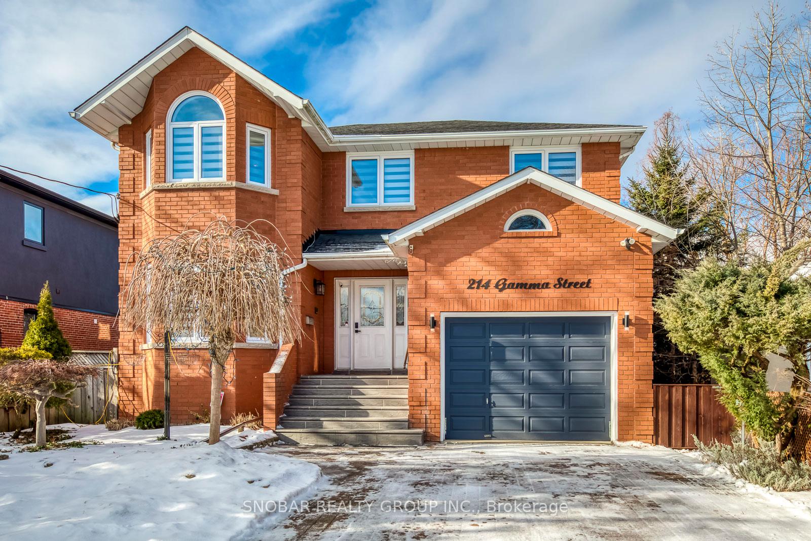 Photo 2 of 214 Gamma Street, Etobicoke, Alderwood — HOMEH